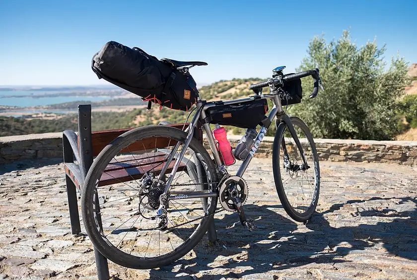 Bikepacking Taschen am Mountainbike Gepaecktraeger